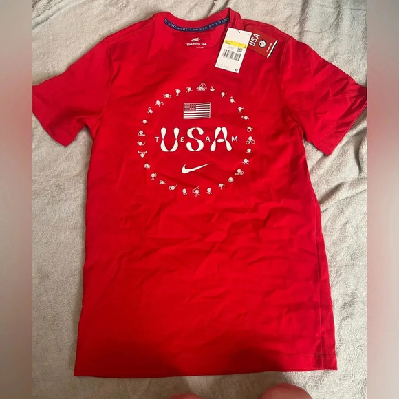 NWT USA Premium Essential Icon Men's Nike T-Shirt size small - Picture 2 of 5